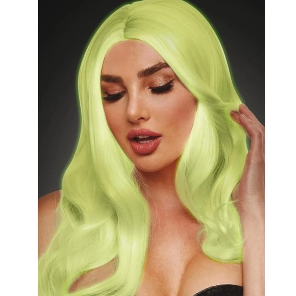 Glow in the dark wig, style Jessie - Picture 3 of 6